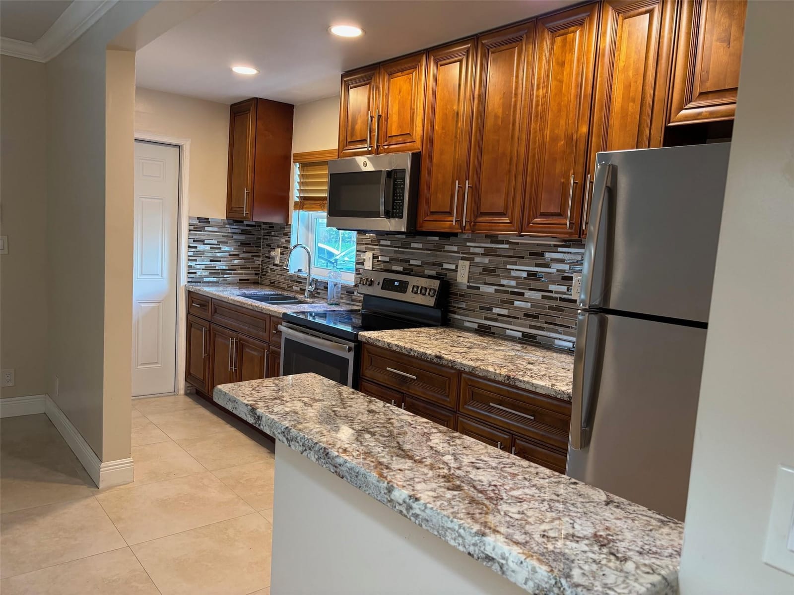 1021 NE 24th Avenue 9, Pompano Beach, FL 33062