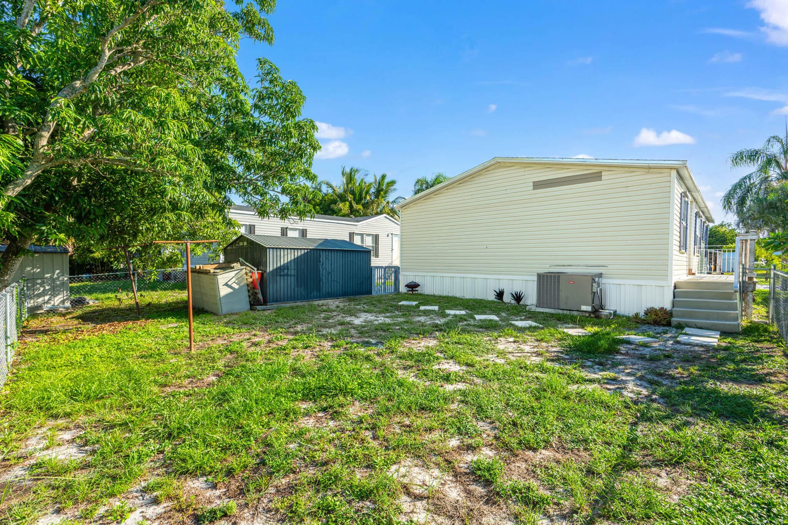 8321 SE Skylark Avenue — photo 11