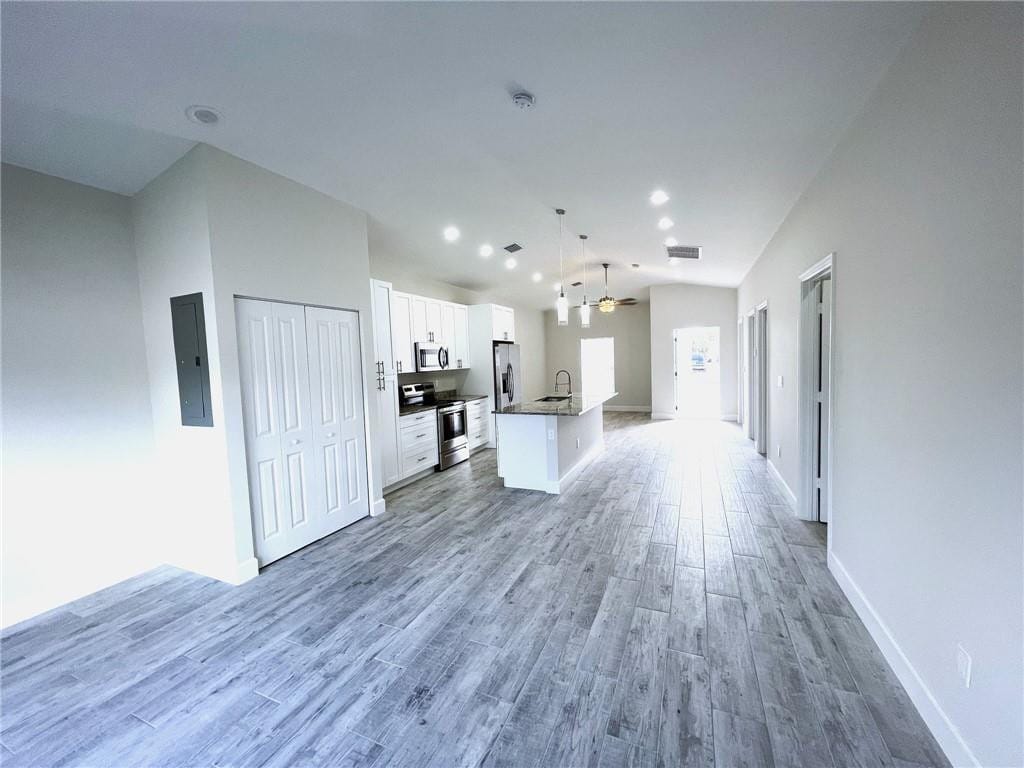 1530 W 26th Court — photo 5