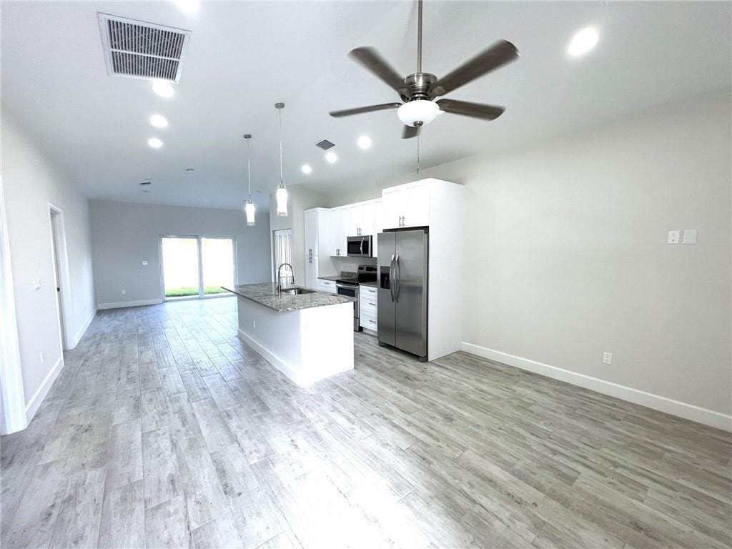 1530 W 26th Court — photo 6