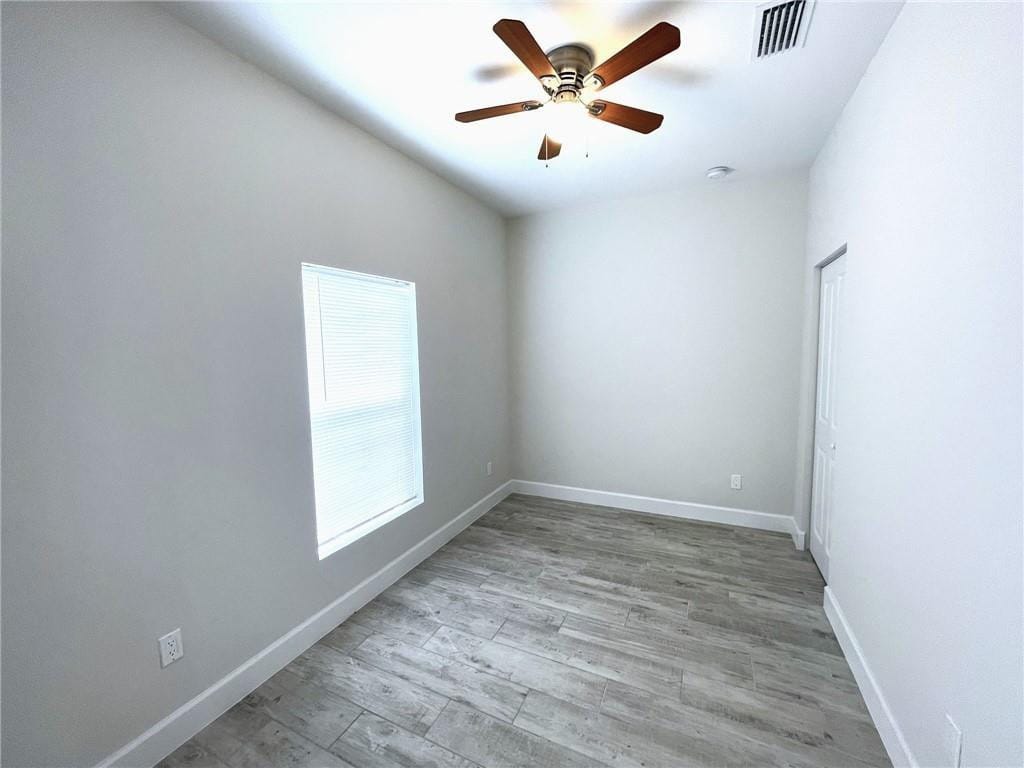 1530 W 26th Court — photo 7