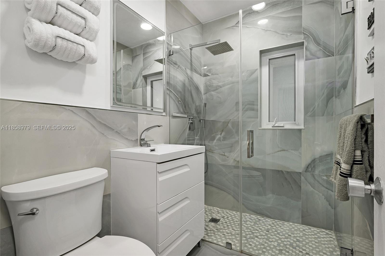 941 NW 40th Avenue, Miami, FL 33126 photo 24