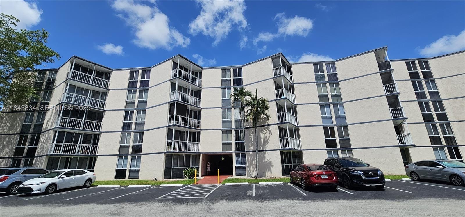 7075 NW 186th Street C101, Hialeah, FL 33015