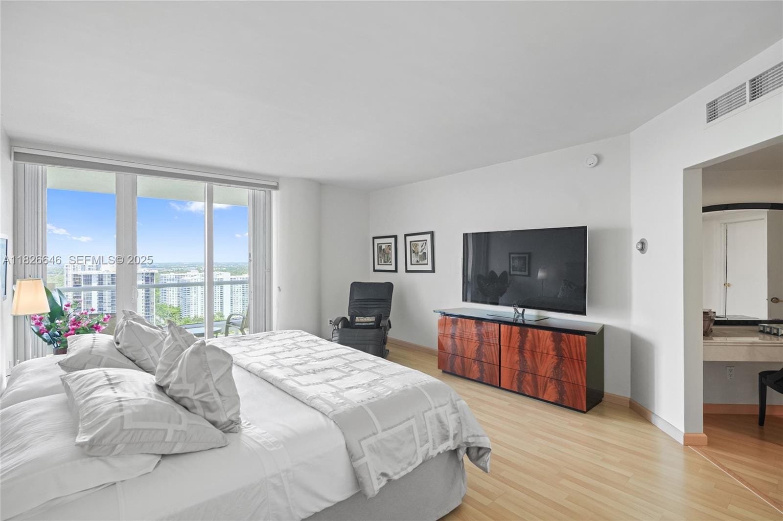 7000 Island Boulevard 2909, Aventura, FL 33160 photo 28