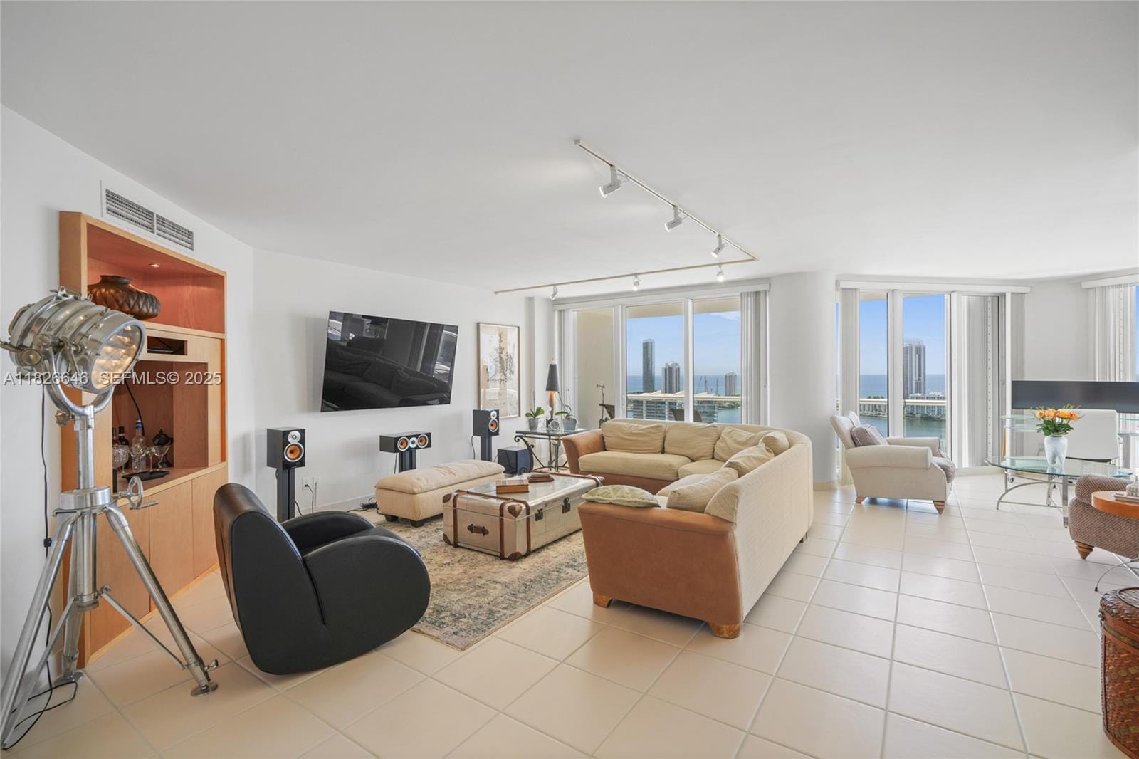 7000 Island Boulevard 2909, Aventura, FL 33160 photo 8