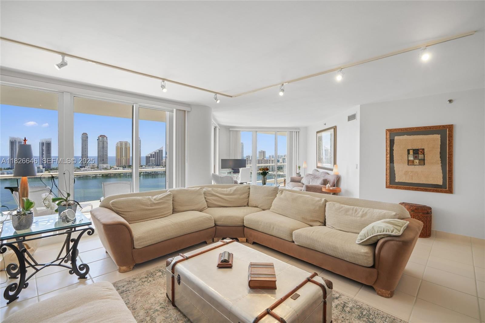 7000 Island Boulevard 2909, Aventura, FL 33160 photo 9