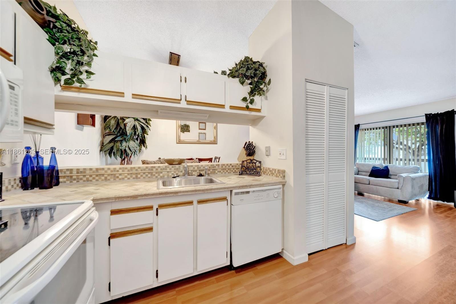 18224 Mediterranean Boulevard 6-1706 — photo 3