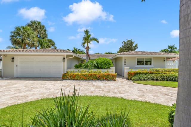2800 NE 21st Avenue, sold in Lighthouse Point Estates, Lighthouse Point, FL