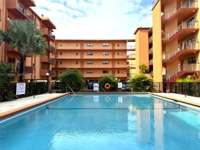1800 W 54th Street 409, Hialeah, FL 33012