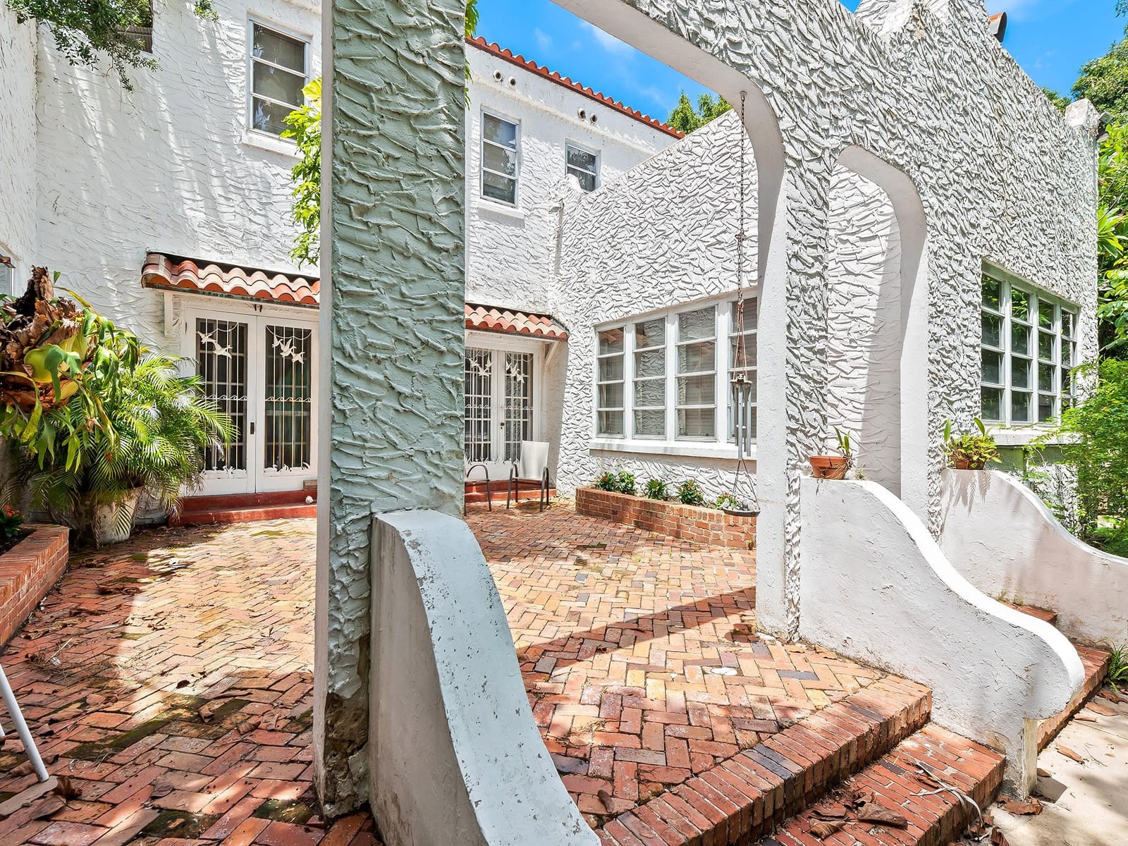 121 Rose Drive — photo 5
