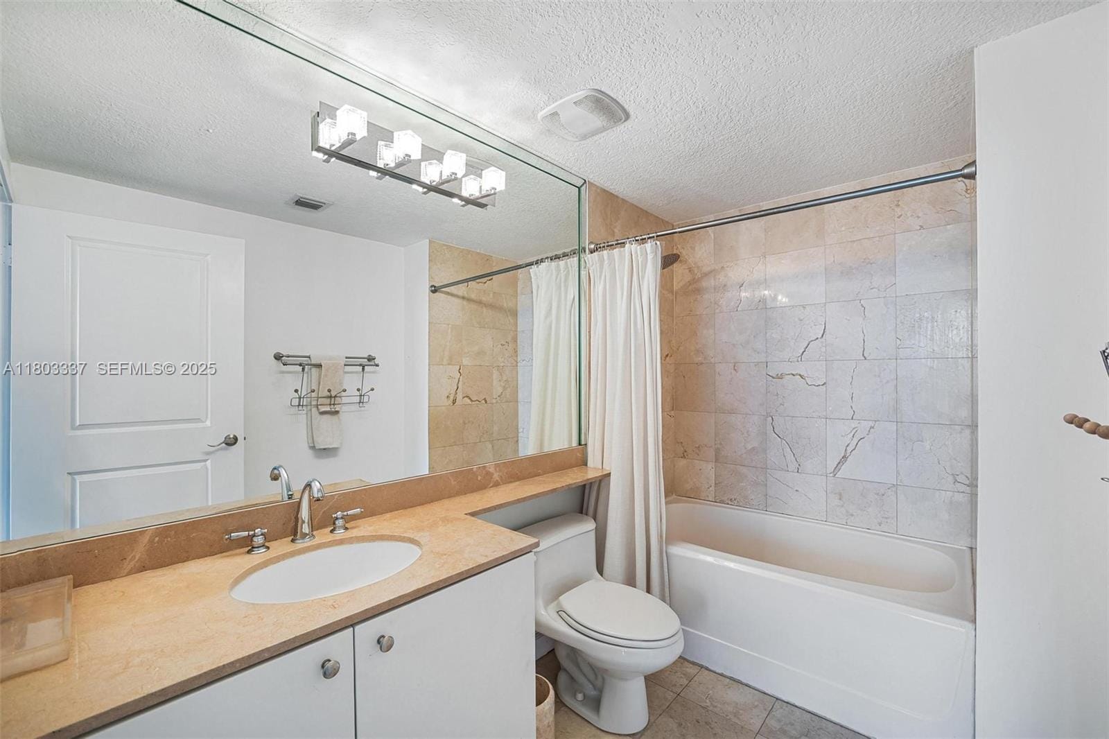 170 SE 14th Street 2805, Miami, FL 33131 photo 13