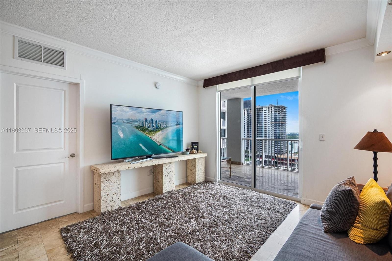 170 SE 14th Street 2805, Miami, FL 33131 photo 3