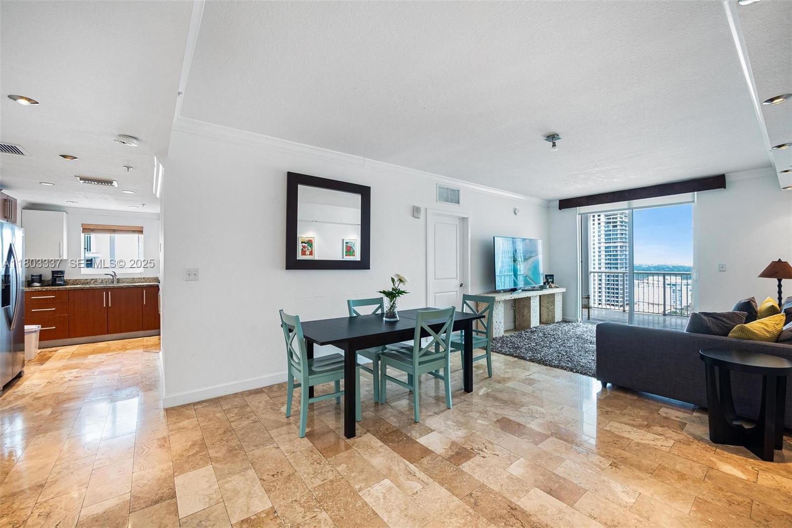 170 SE 14th Street 2805, Miami, FL 33131 photo 4