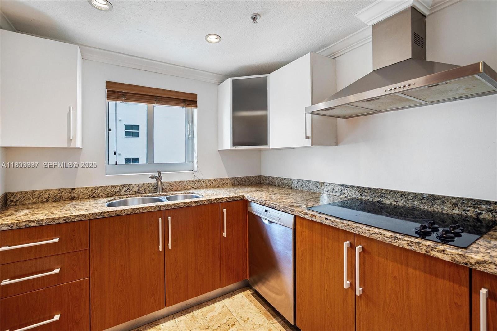 170 SE 14th Street 2805, Miami, FL 33131 photo 9