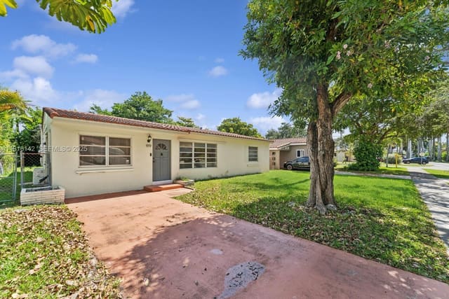 919 NE 4th Street, Hallandale Beach, FL 33009
