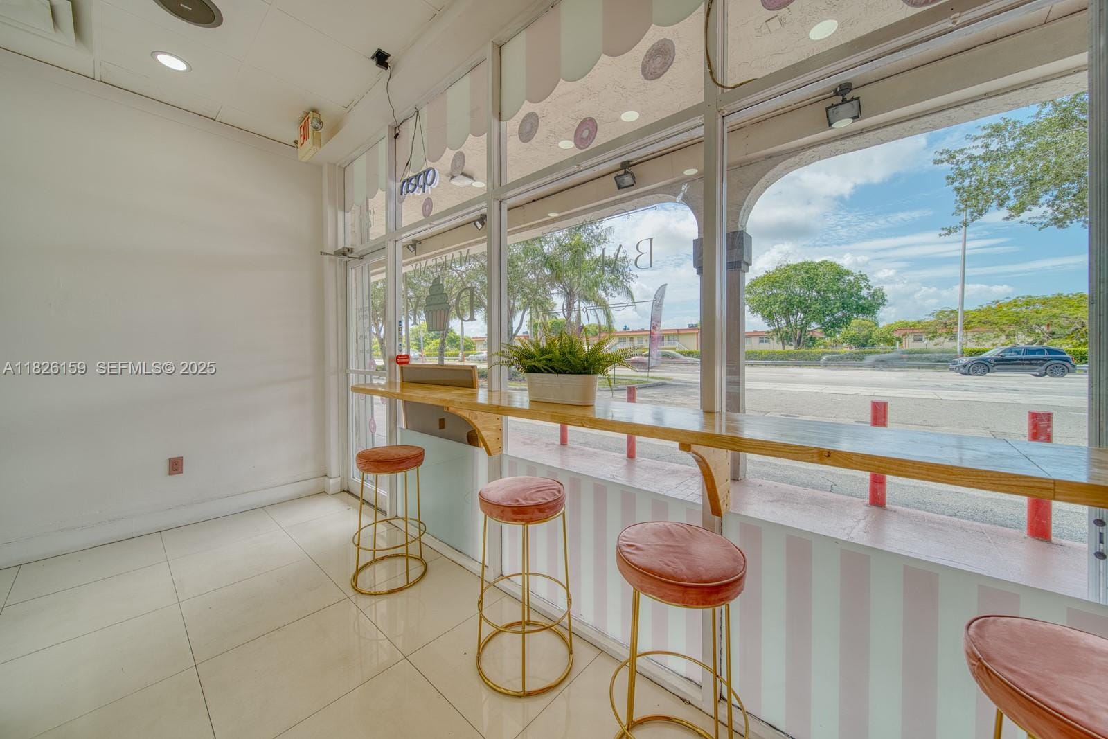 Bakery & Cafe Bakery & Cafe For Sale On Bird Road — photo 4