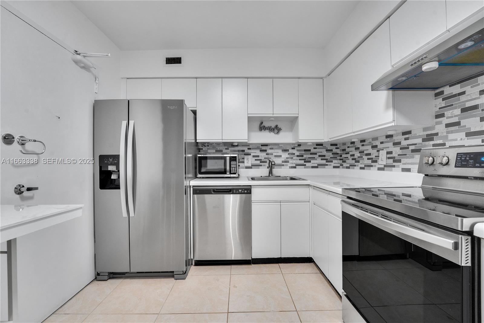 5151 Collins Avenue 925 — photo 10