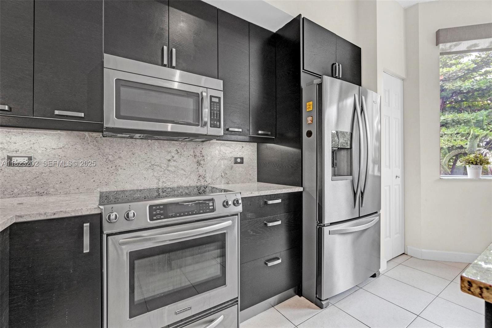 2138 Van Buren Street 605 — photo 7