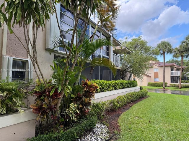 4780 NW 102nd Avenue 102-11, sold in Doral PK CO Club Villas C, Doral, FL