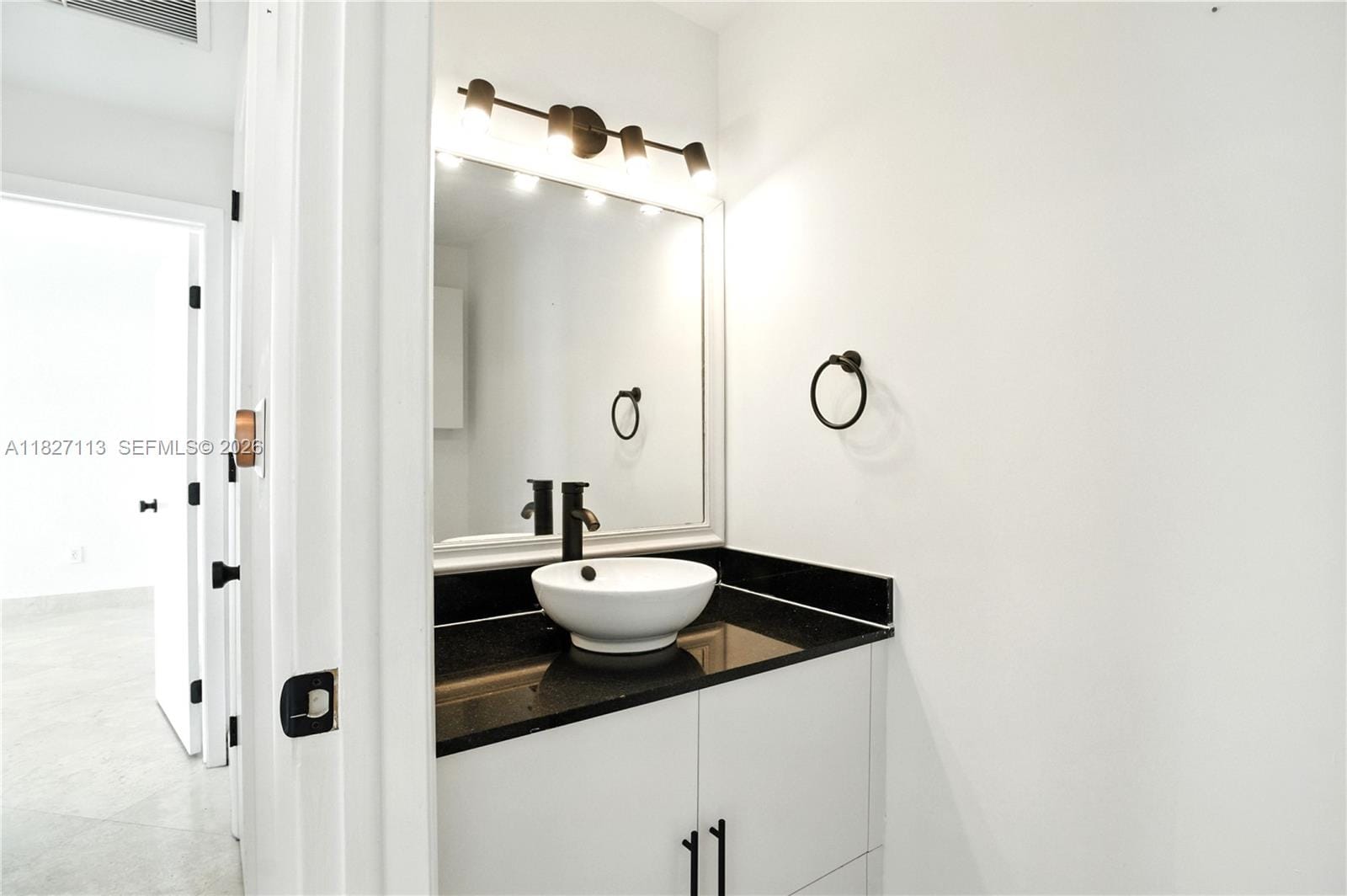 31 SE 5th Street 4021, Miami, FL 33131 photo 20