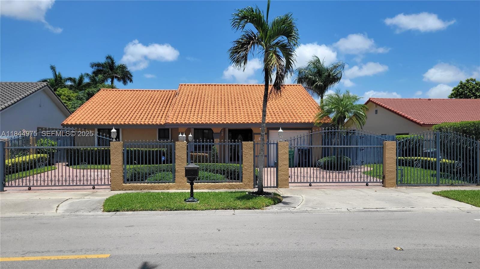 9905 SW 4th Street, Miami, FL 33174 photo 2