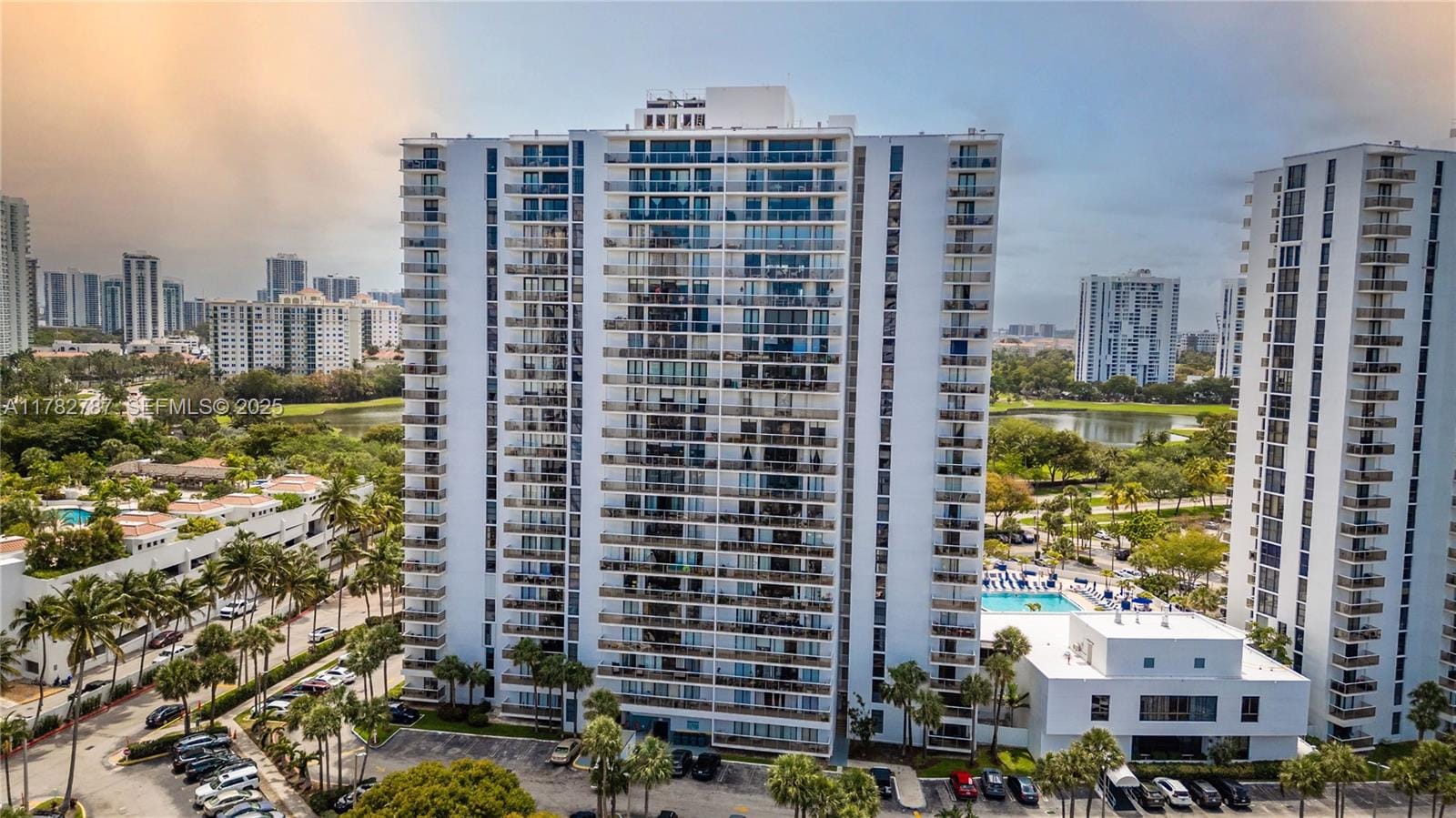 3731 N Country Club Drive 1927, Aventura, FL 33180