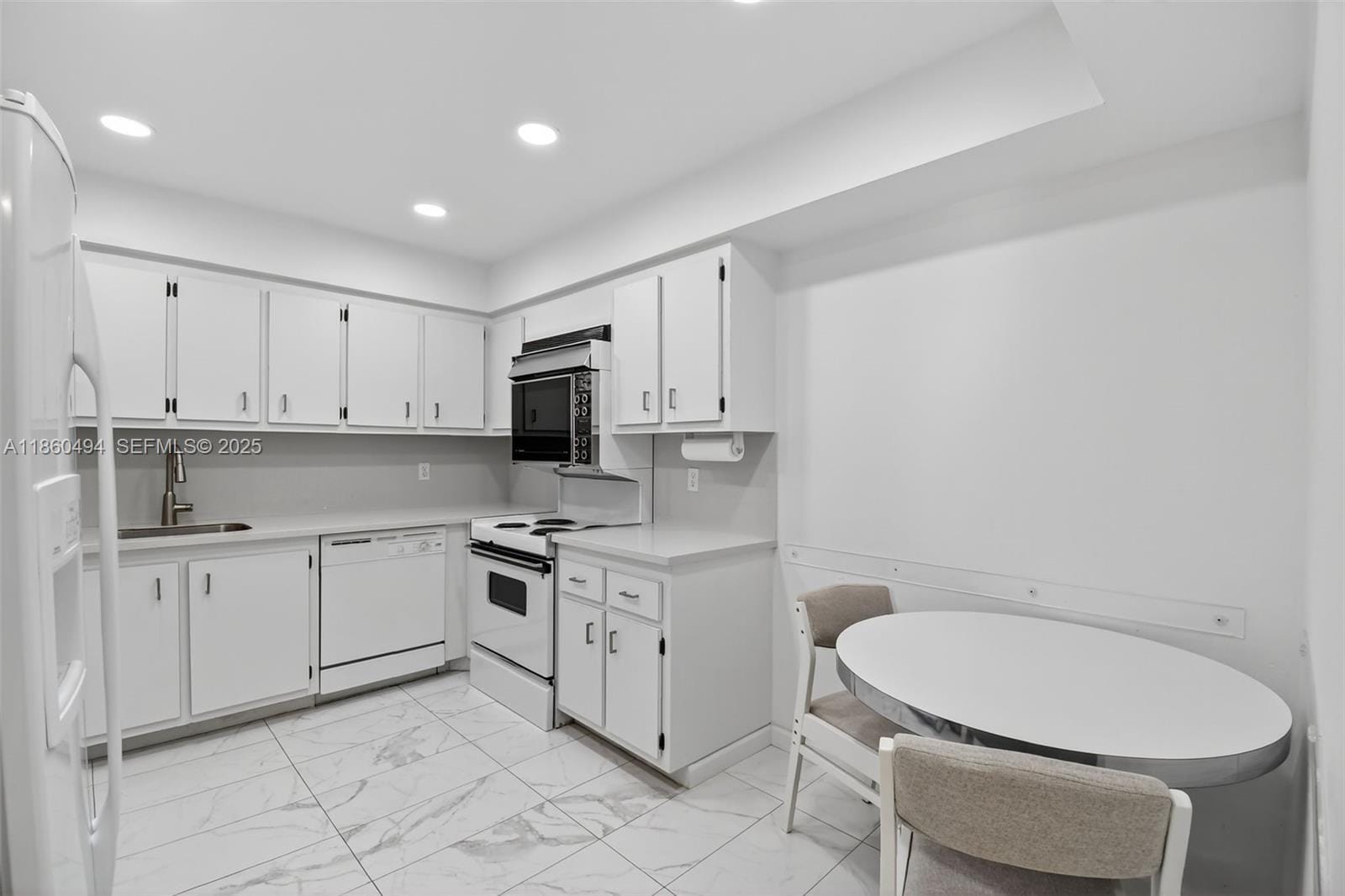 16400 Golf Club Road 307 — photo 7