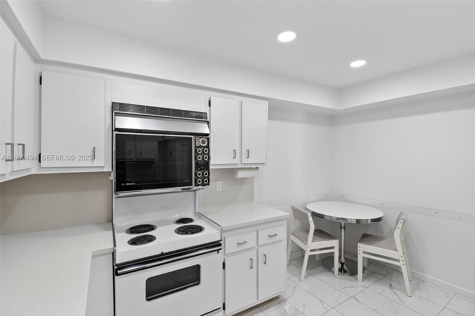 16400 Golf Club Road 307 — photo 9