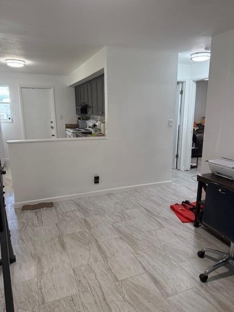 1008 N 6th Avenue — photo 2