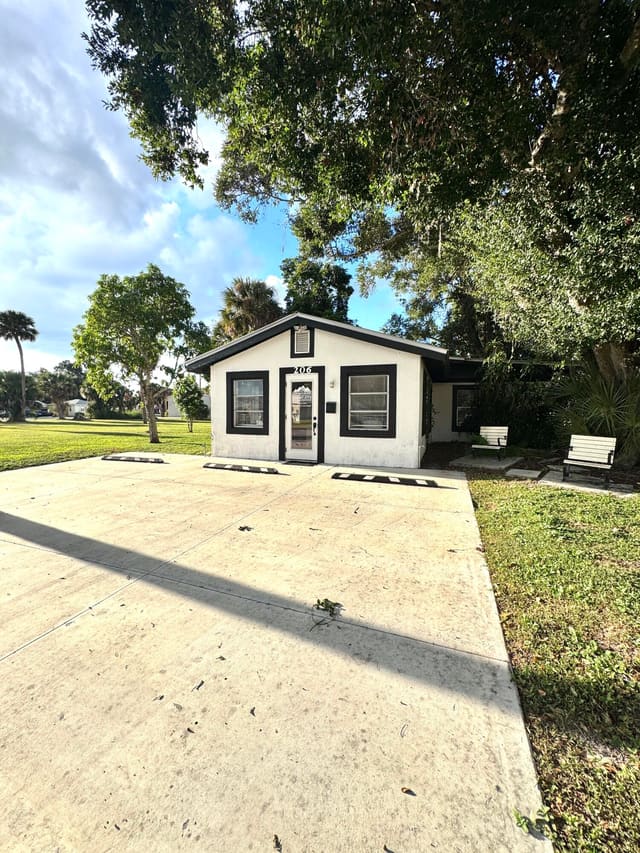206 SW 3rd Street, Okeechobee, FL 34974