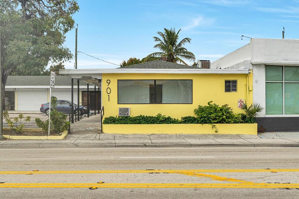 901 N Dixie Highway 13-14, Lake Worth Beach, FL