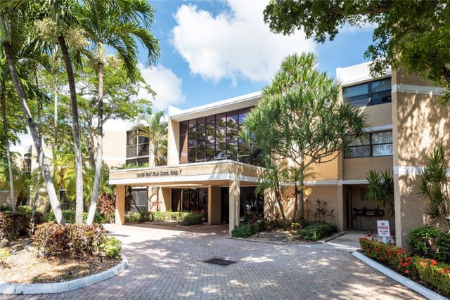 16325 Golf Club Road 210, Weston, FL 33326