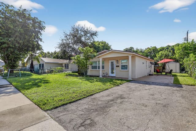 560 NW 21st Court, Pompano Beach, FL 33060
