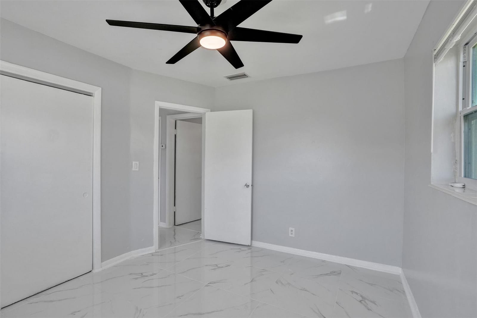 260 NE 41st Street, Oakland Park, FL 33334 photo 22