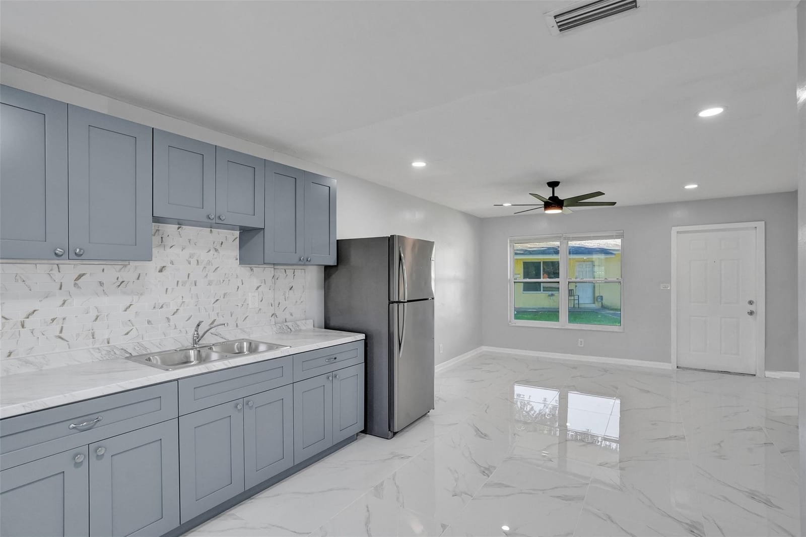 260 NE 41st Street — photo 10