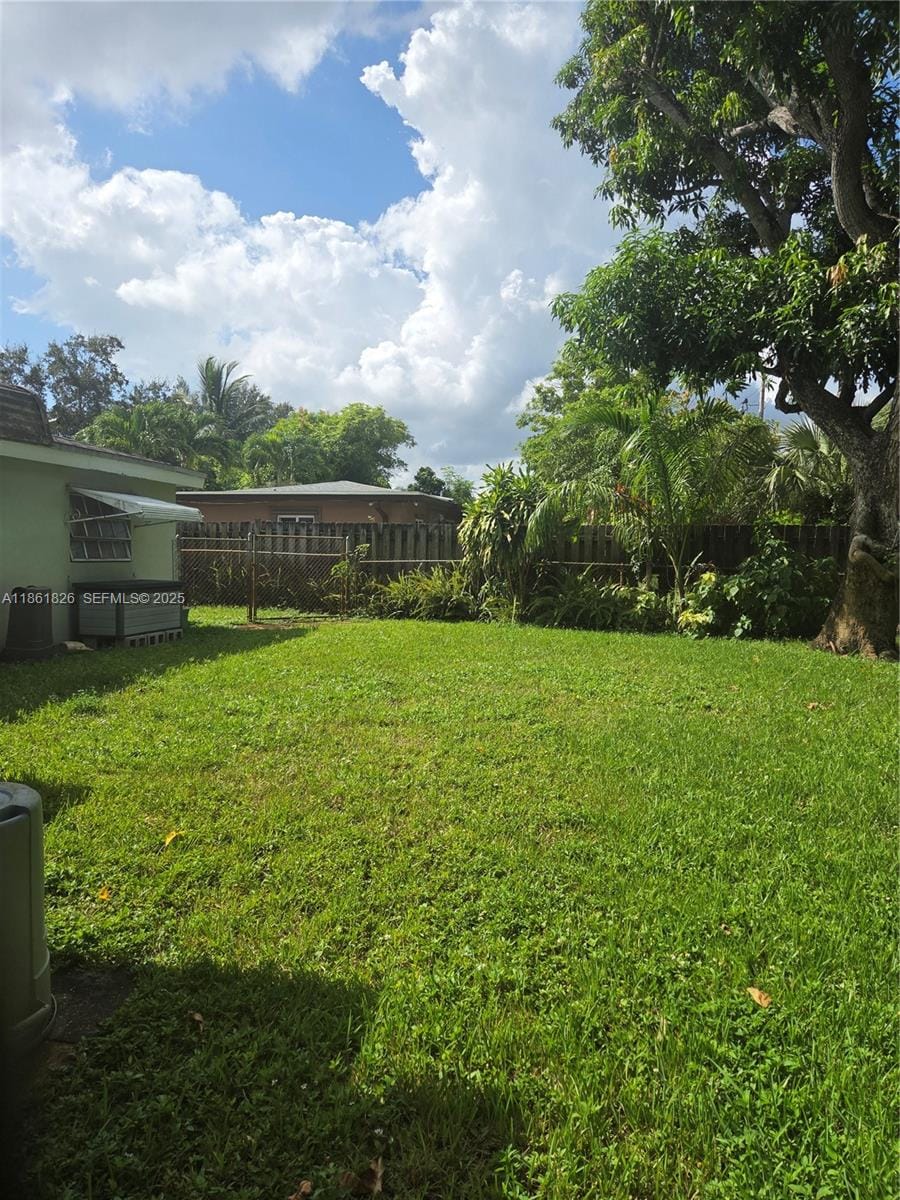 831 SW 39th Avenue, Fort Lauderdale, FL 33312 photo 2