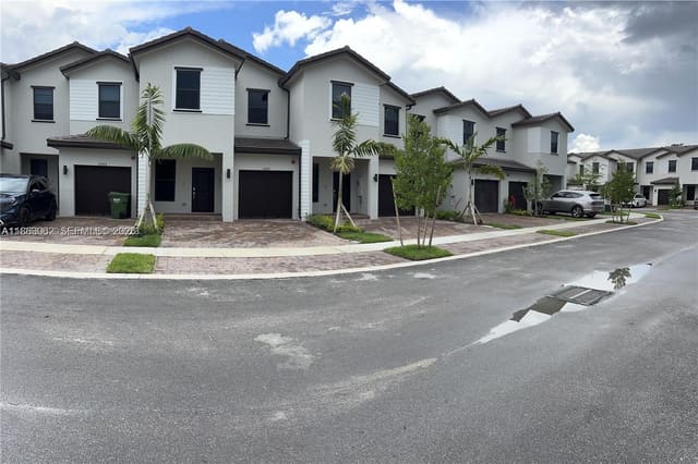 257 SW 159 Court, sold in Sunset Pines, Pembroke Pines, FL