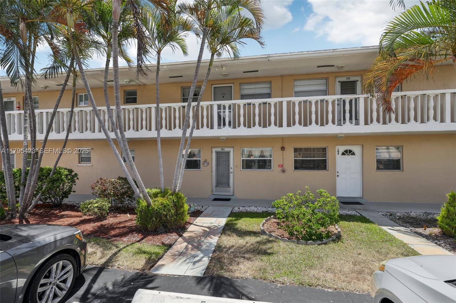 2164 NE 1st Way 103, Boynton Beach, FL 33435