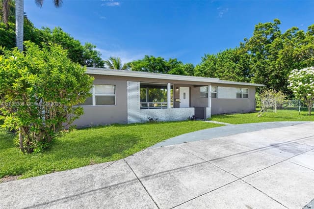 2307 Rodman Street, Hollywood, FL 33020
