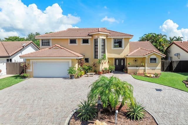 15613 SW 55th Terrace, Miami, FL 33185
