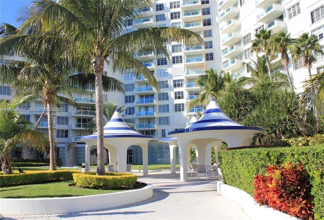 5161 Collins Avenue 703, Miami Beach, FL 33140