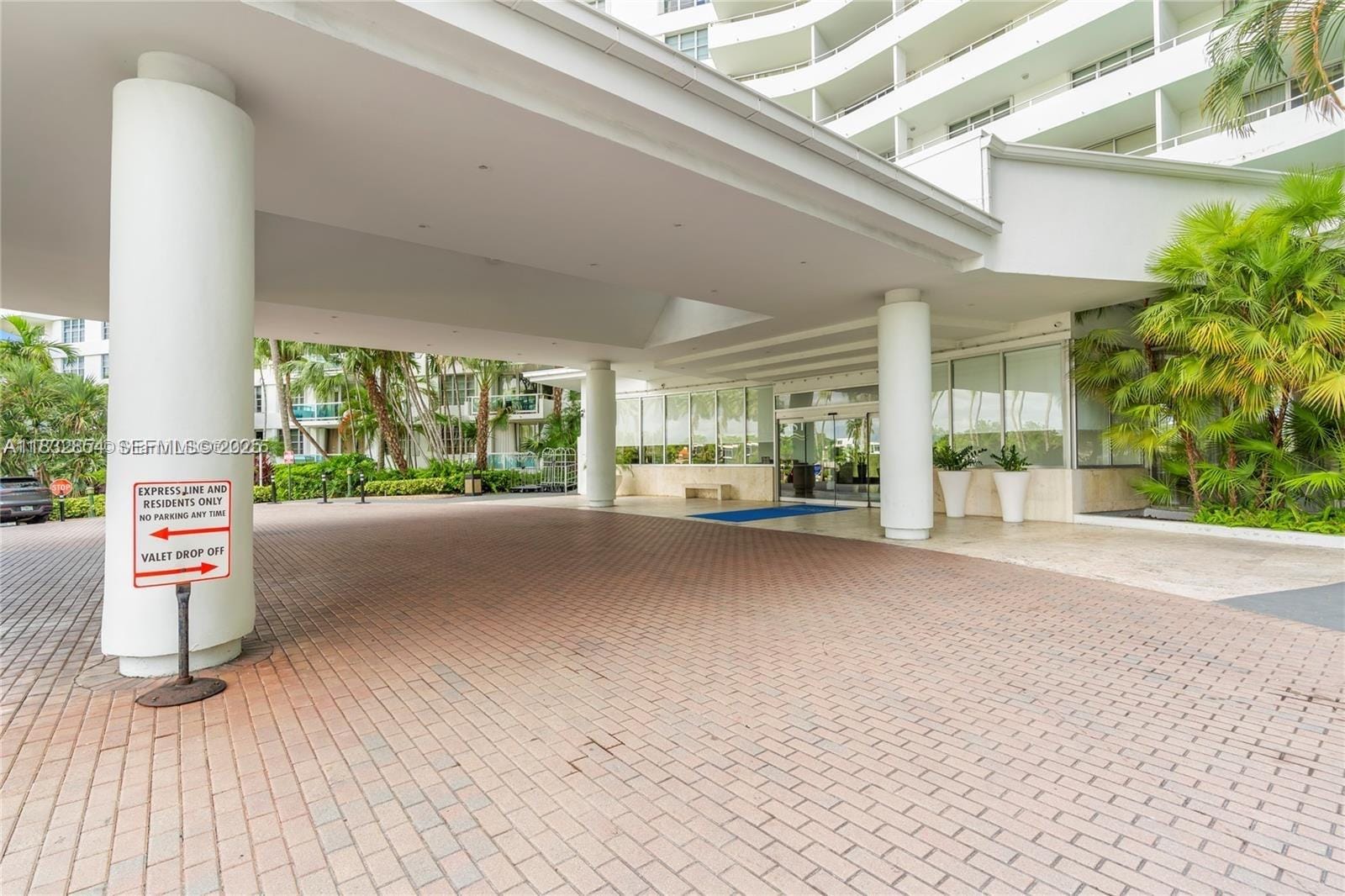 5161 Collins Avenue 703, Miami Beach, FL 33140 photo 2