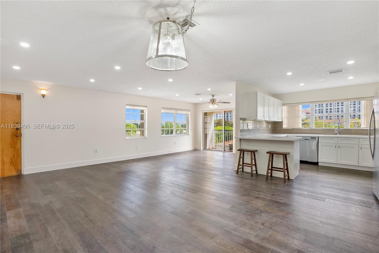 37 Majorca Avenue 401 — photo 3