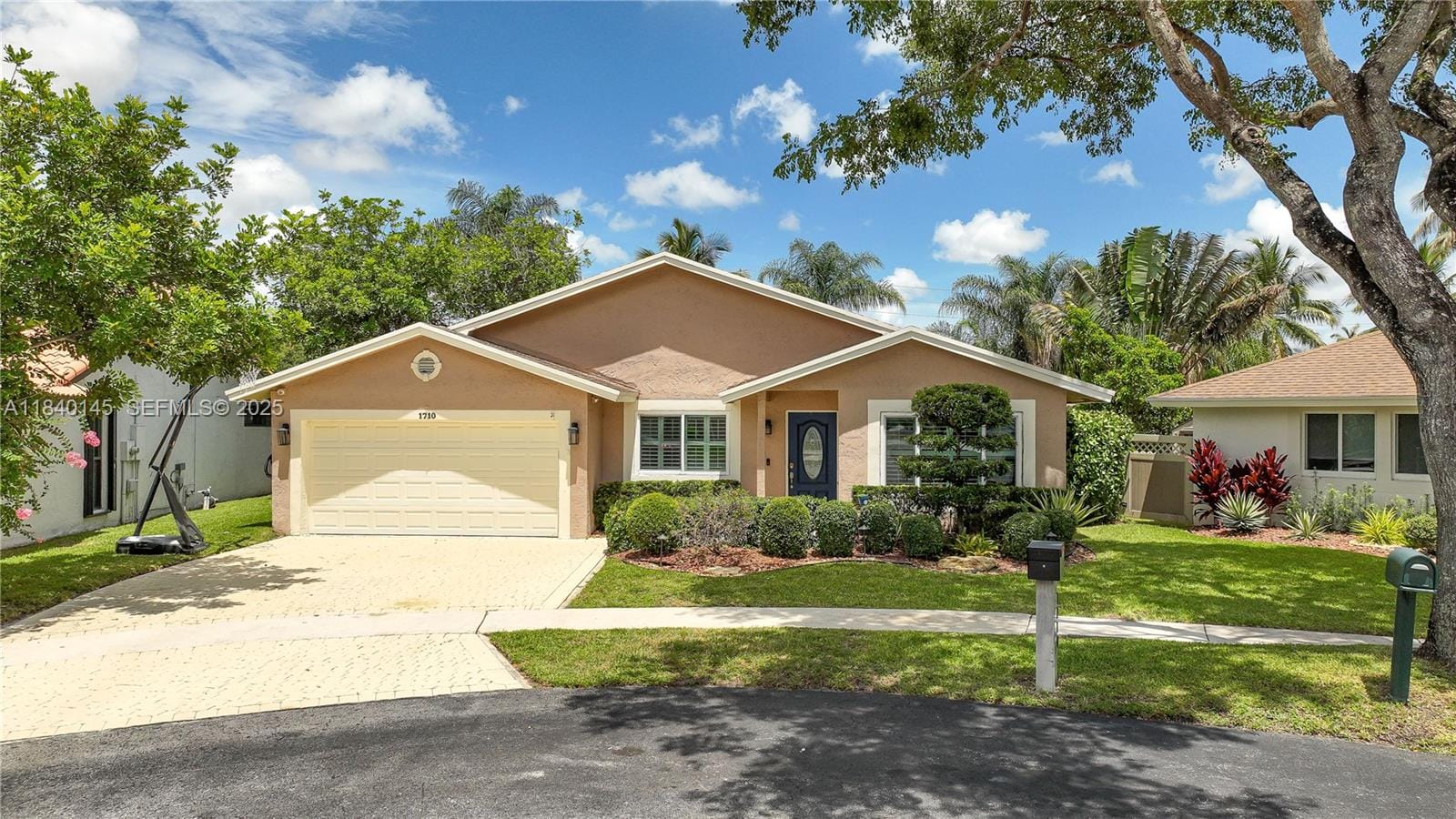 1710 SW 100th Terrace, Davie, FL 33324