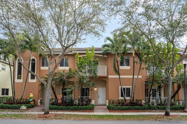2364 SE 17th Terrace, sold in Cali Greens, Homestead, FL