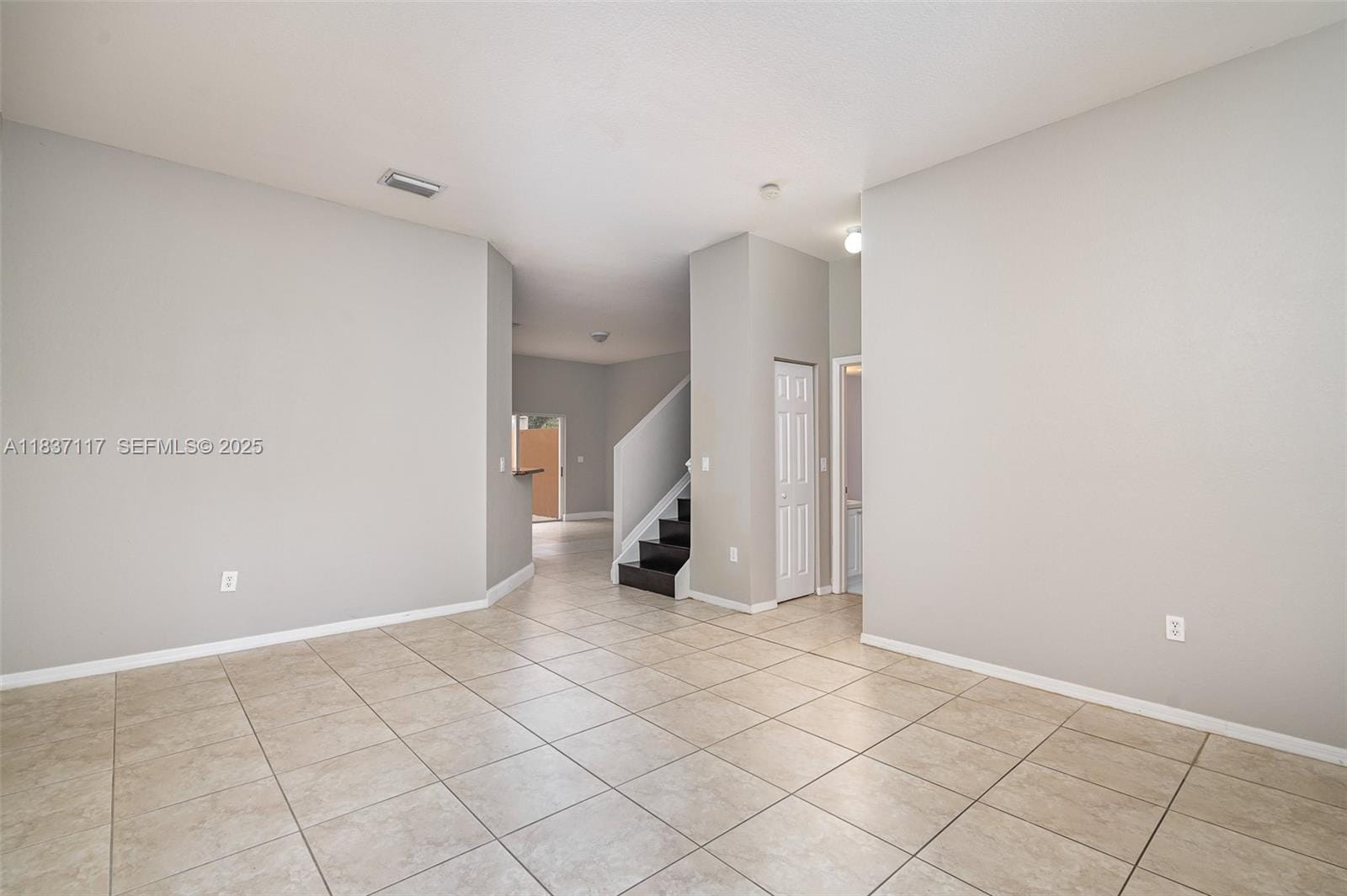 2364 SE 17th Terrace, Homestead, FL 33035 photo 2