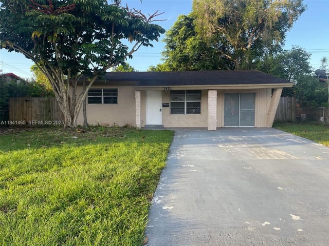 7420 N Farragut Street, Hollywood, FL 33024