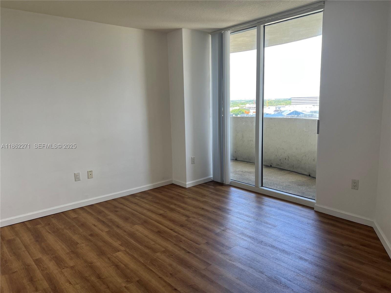 19501 W Country Club Drive 1411 — photo 11