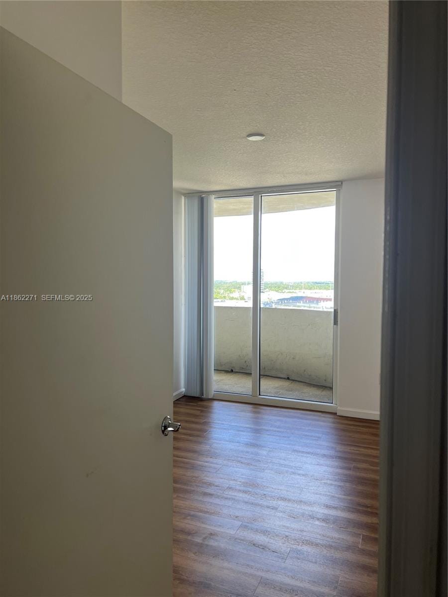 19501 W Country Club Drive 1411 — photo 3