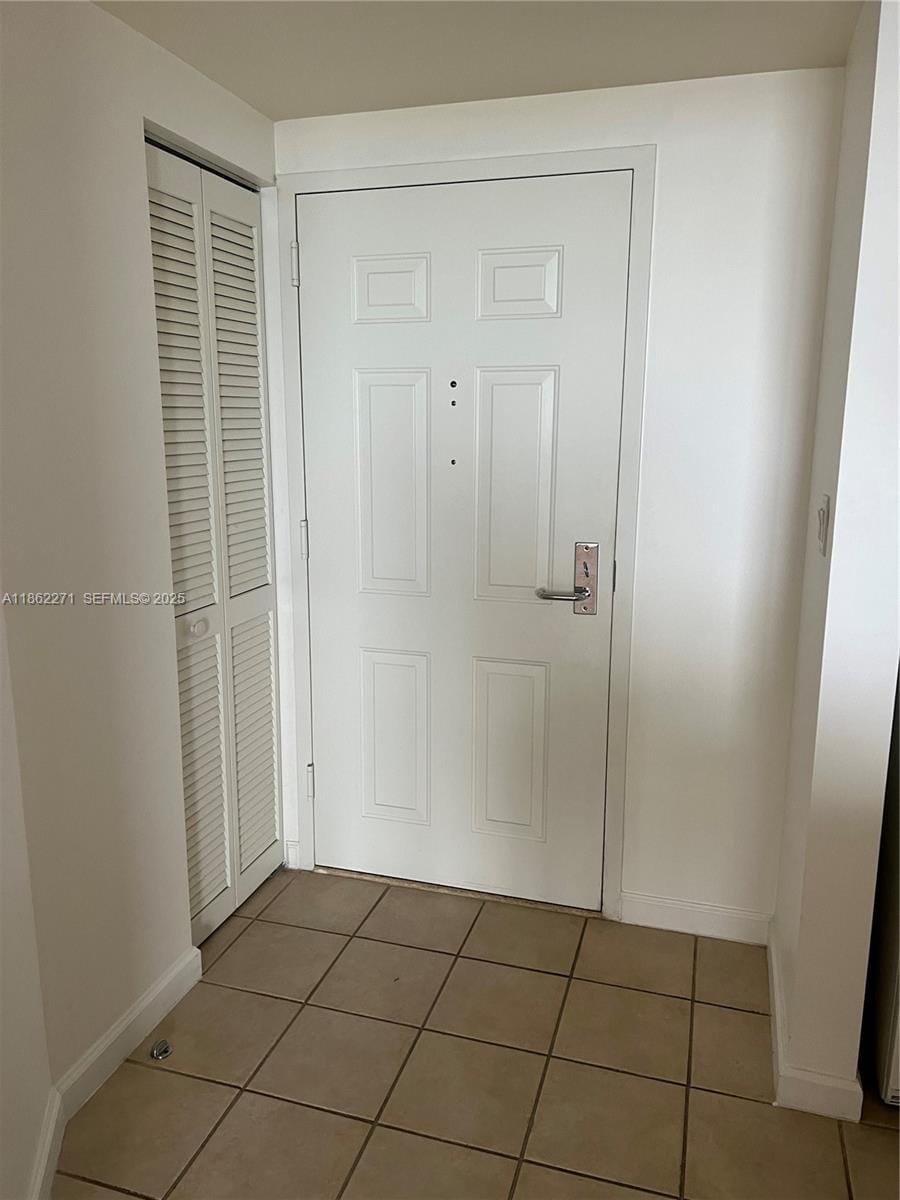 19501 W Country Club Drive 1411 — photo 4